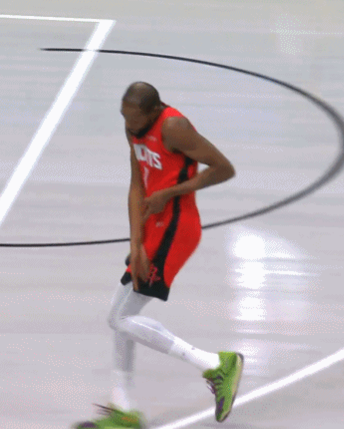 在NBA常规赛中，休斯敦火箭在客场以115-101击败了丹佛掘金，报了几天前不敌