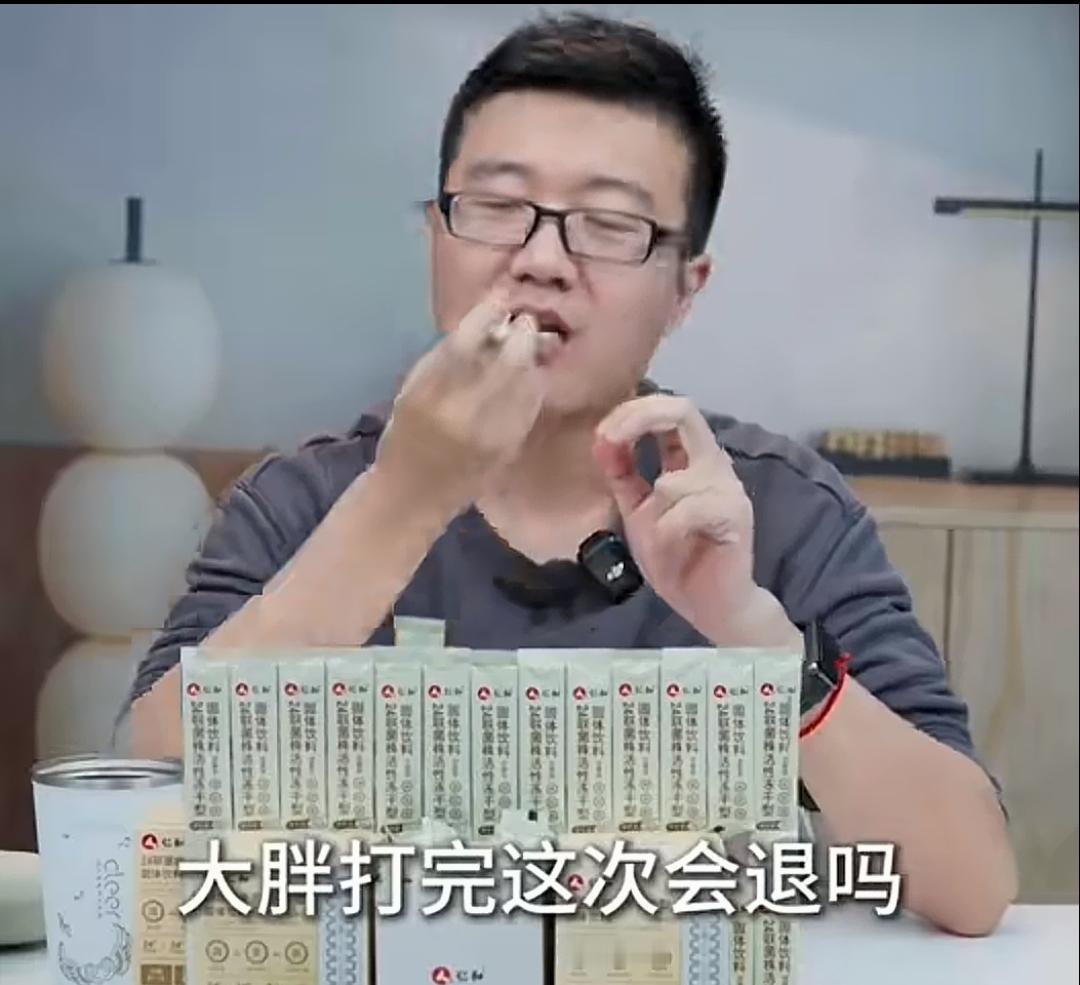 为何王励勤宁愿冒着失败的风险也要让梁靖崑上，莱维一针见血指出要害，国乒是真