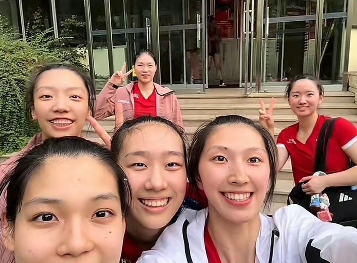 现在中国女排的国家队就是江苏女排的天下了啊！赵勇教练现在带的这支中国女排真的就是