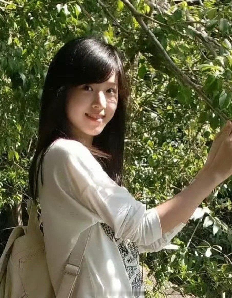 刘强东当年就是因为这几张照片沦陷的吧[思考]​