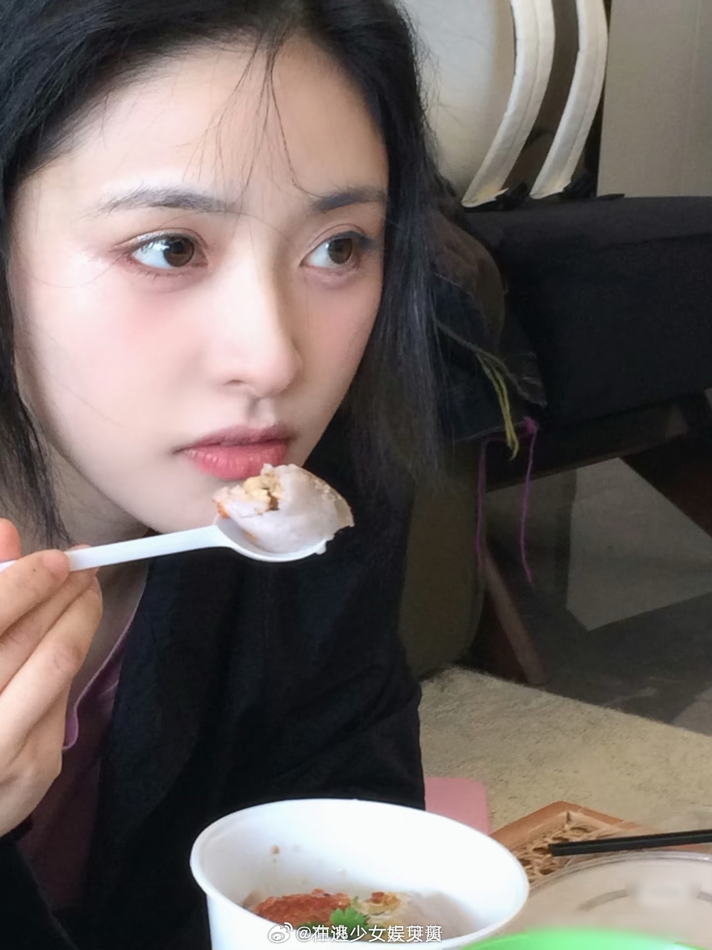 好绝的合照！！放大看沈月！！