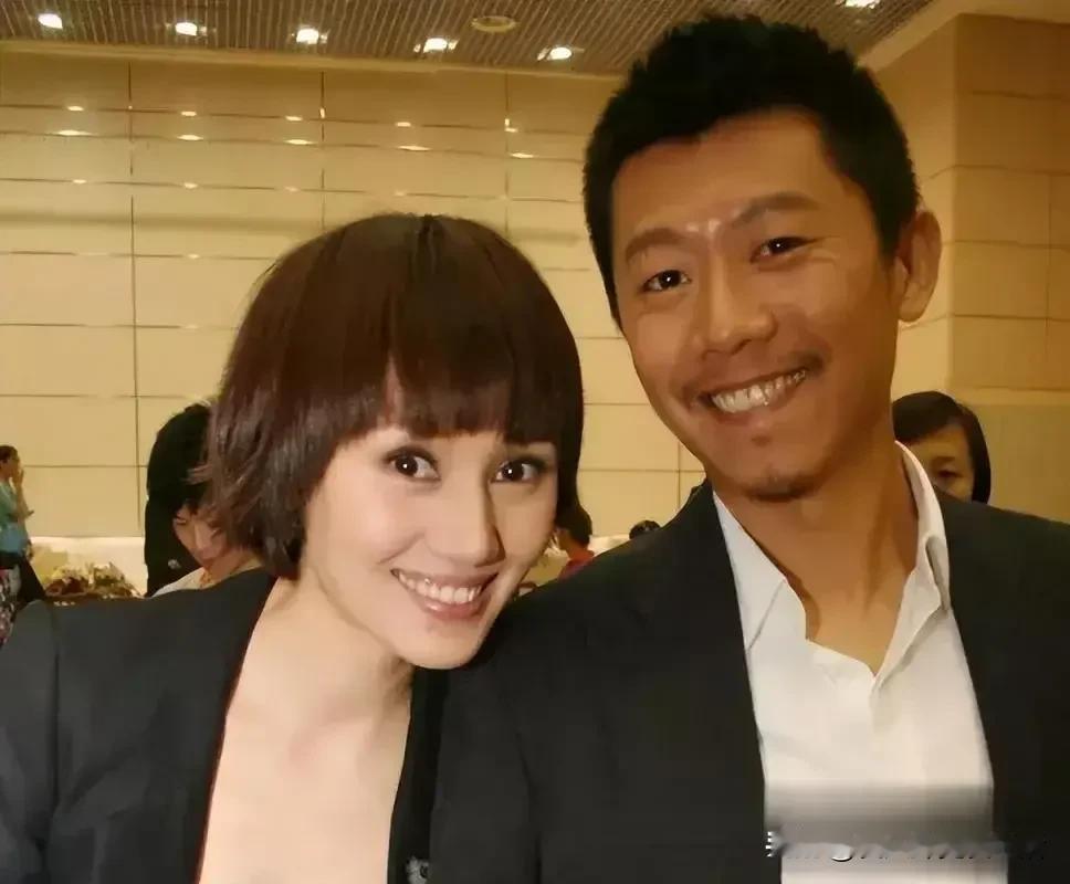 演员夏雨喜欢运动，更喜欢画画。因为他的父亲就是一名画家。父亲原名夏朝忱，后改名