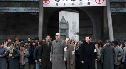 1948年，德国一位63岁的流浪汉，突然收到了一笔2000美元的汇款，他看了一眼