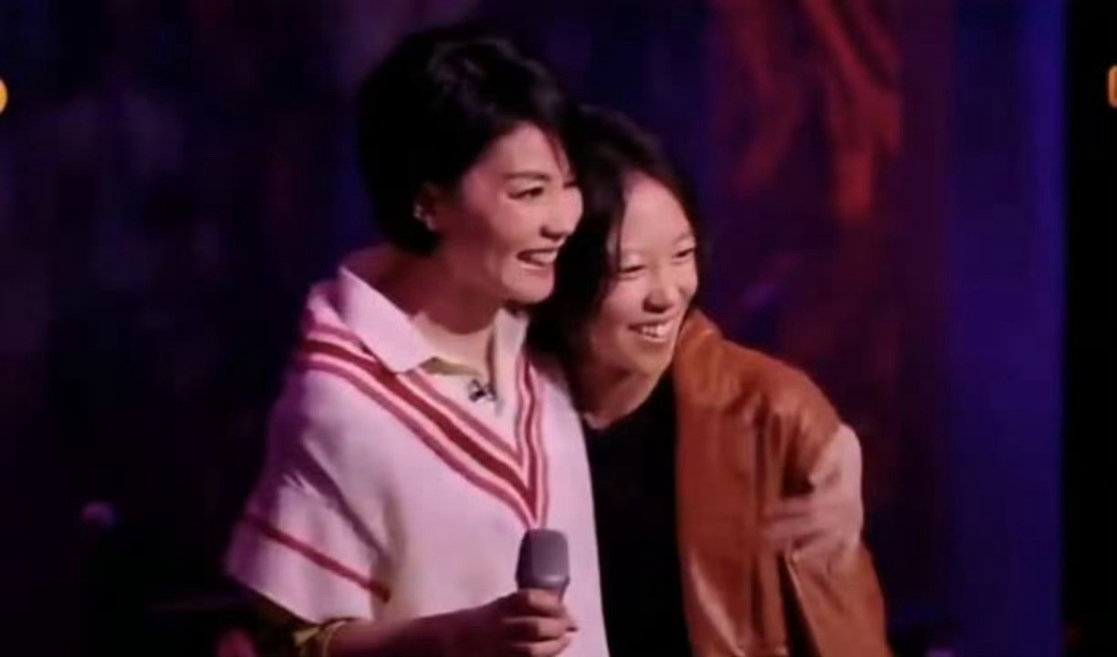窦靖童特朴实一北京孩子顶着天后和摇滚前辈女儿的光环，窦靖童骨子里就是个接地气的
