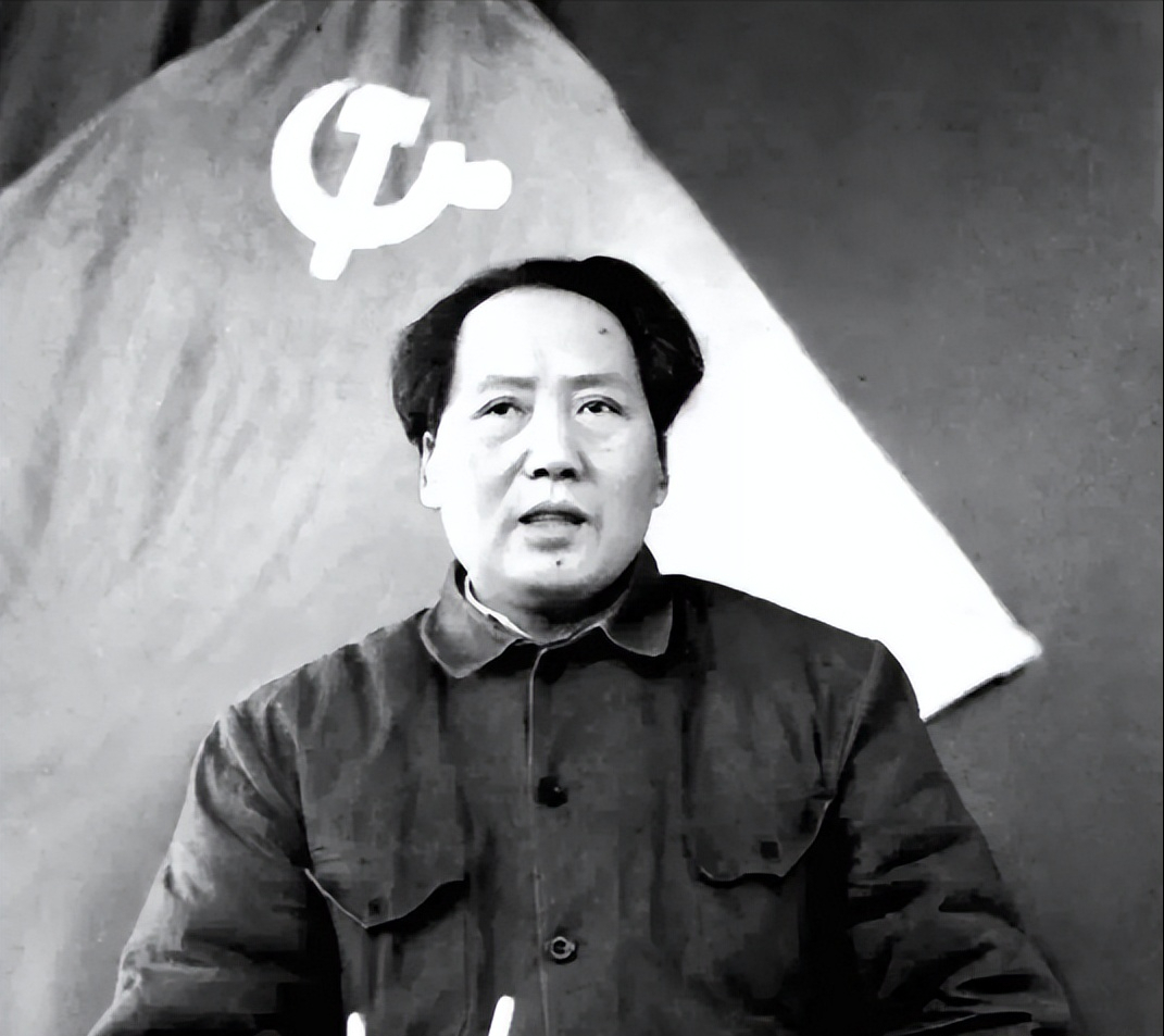 有一次，一位西方记者采访毛主席，问了一个令人为难的问题，“主席先生，新中国建立后