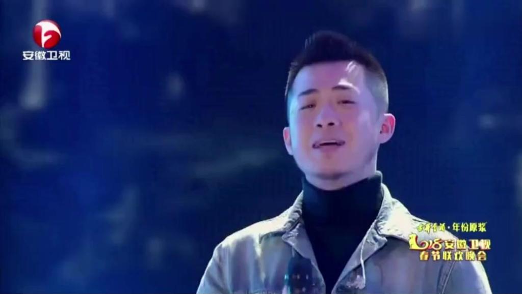 当最火歌曲《我们不一样》配上《古惑仔》简直