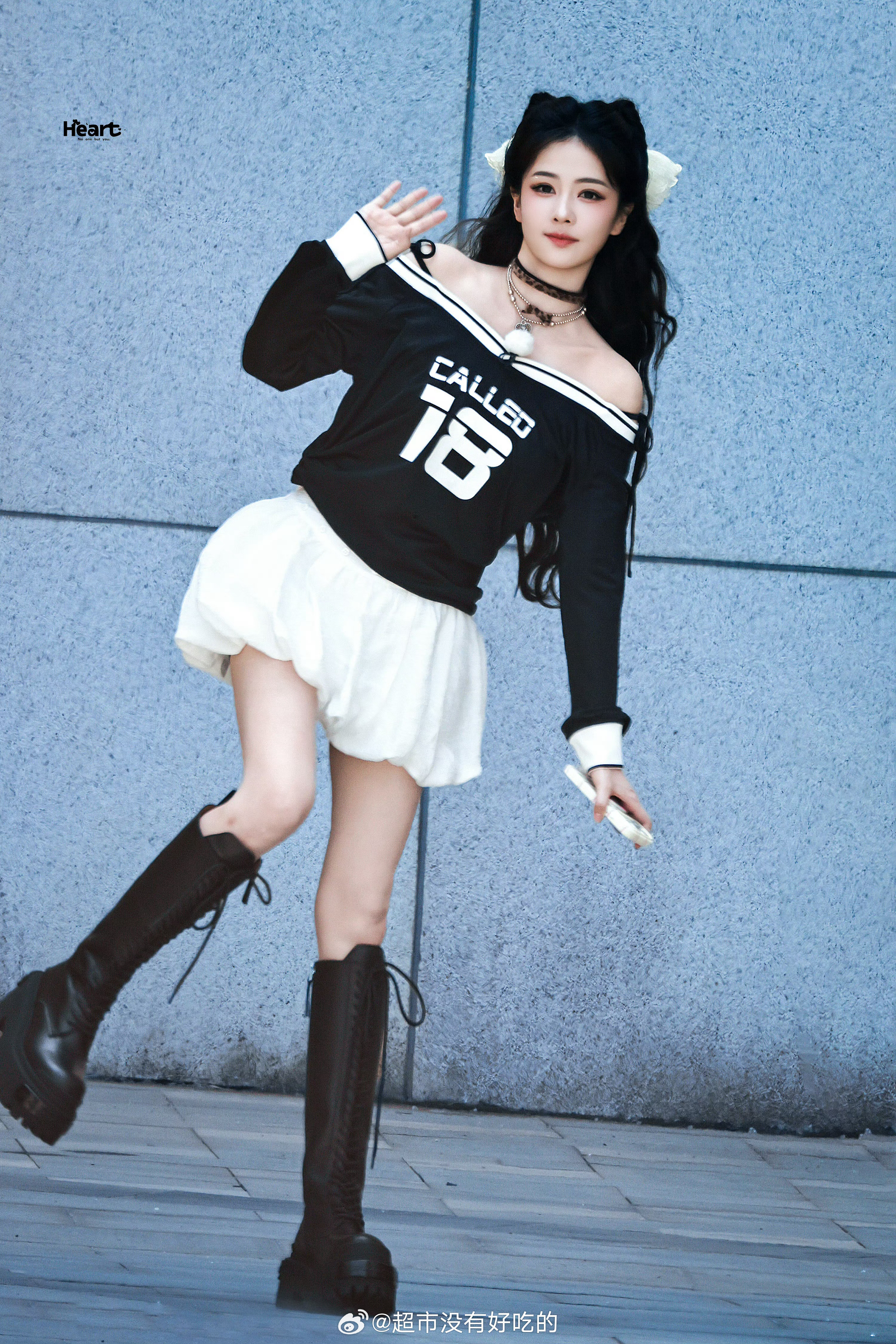 白鹿奔跑吧今日上班皮肤可爱小猫咪好美萌菠萝每天上班都活力满满，电量满格白鹿白鹿