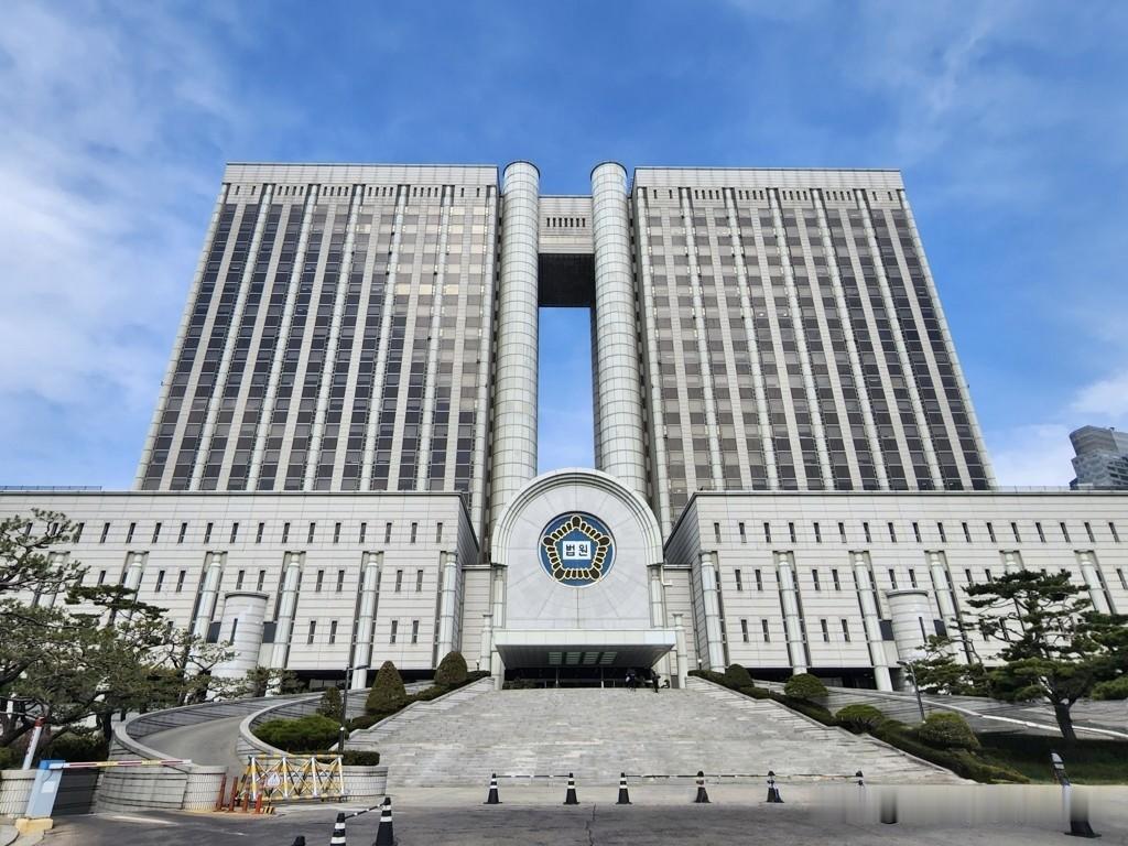 6月12日，韩国首尔中央地方法院对前总统尹锡悦涉无人机案将进行一审宣判，这起备受
