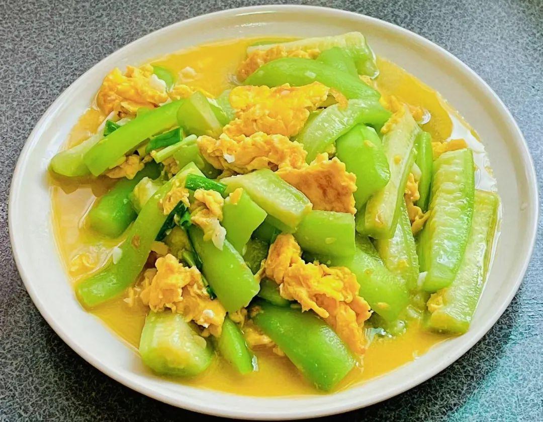 一根丝瓜顶半副药，内热大、爱上火、大便干的鼻炎娃，夏天一定要多吃夏天一到，丝