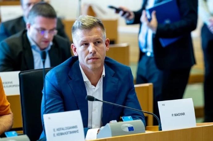 【有人正在逃离匈牙利】但这尚不确定在两周前赢得匈牙利总理大选后，未来的匈牙