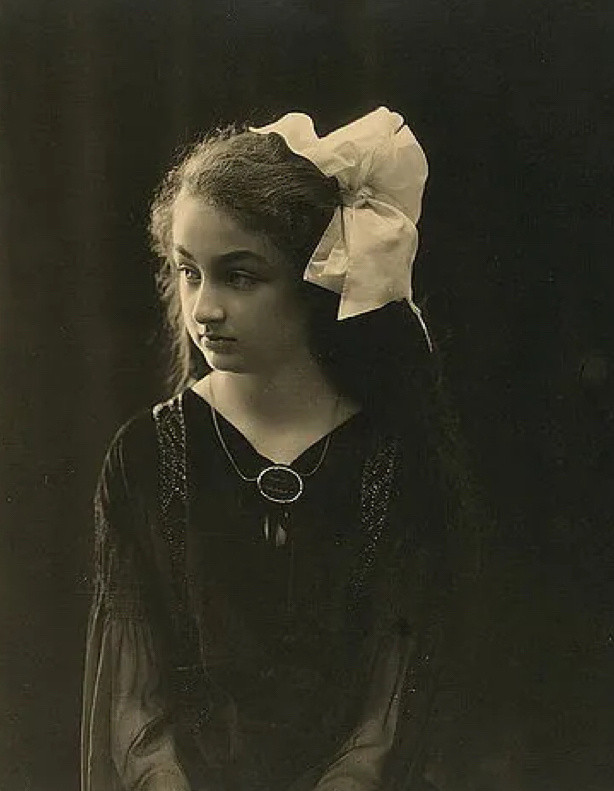 【来自投稿】奥斯曼帝国末代公主DurruSehvarsultan，出生于1