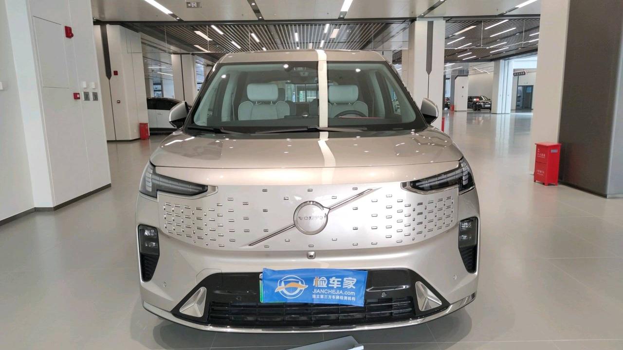 卖81万的沃尔沃纯电车，出道即死亡？前两天帮粉丝验了一台沃尔沃EM90，202