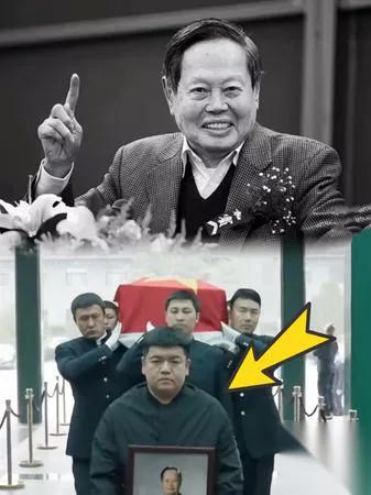 别猜捧遗像的是谁了不是长子是先生的大孙子。70多岁的大儿子身体实在扛