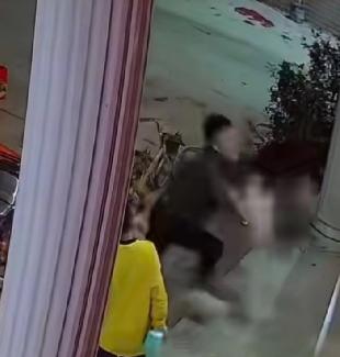 冥冥之中自有天意！大年初二，梅州市一父亲聚餐时，突然不想喝酒出去透气。猛然间一抬