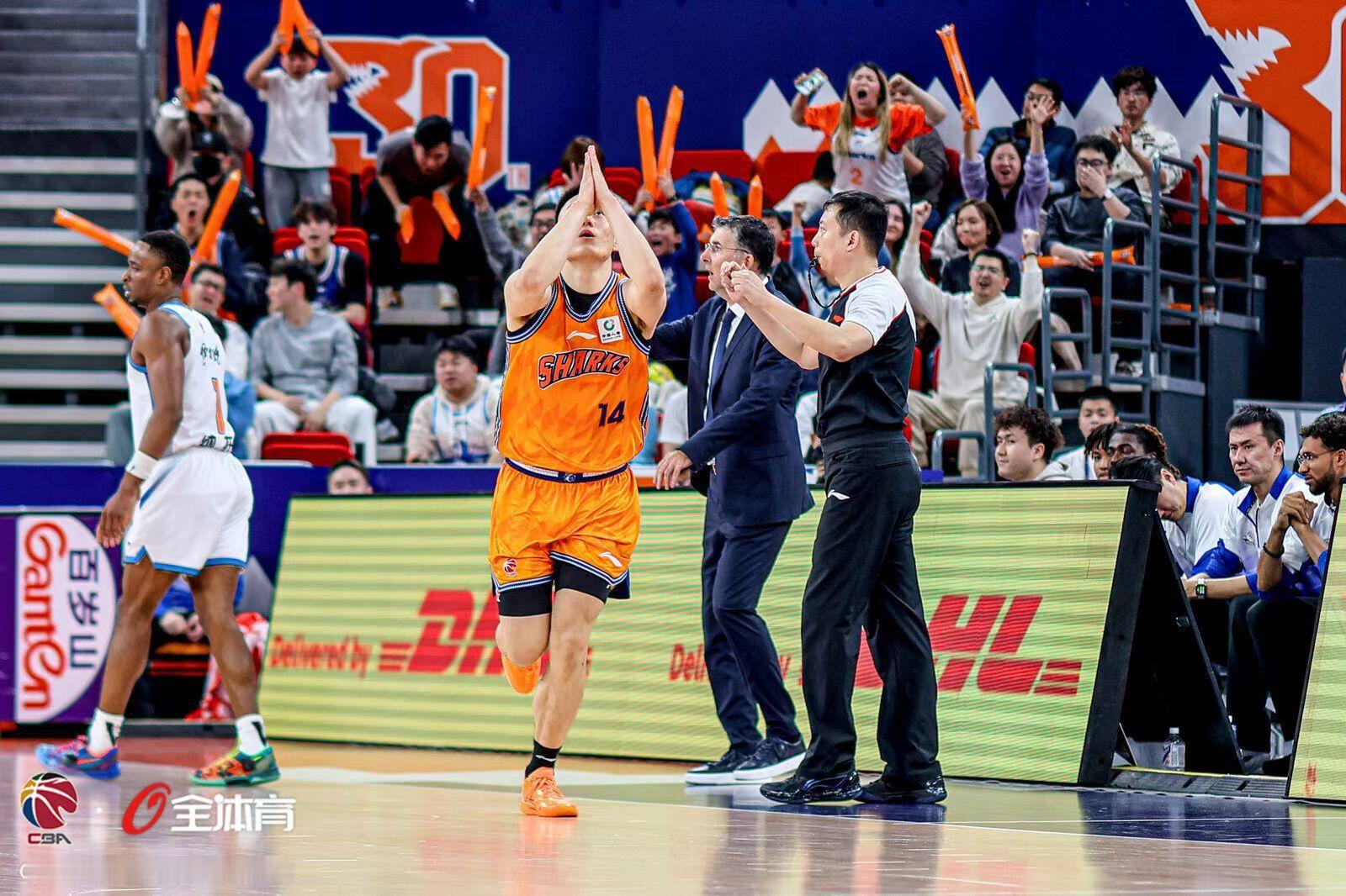 卢伟指导赛后说了古德温吃止疼药，可能还有一些他不知道的球员瞒着他，一直坚持着在打