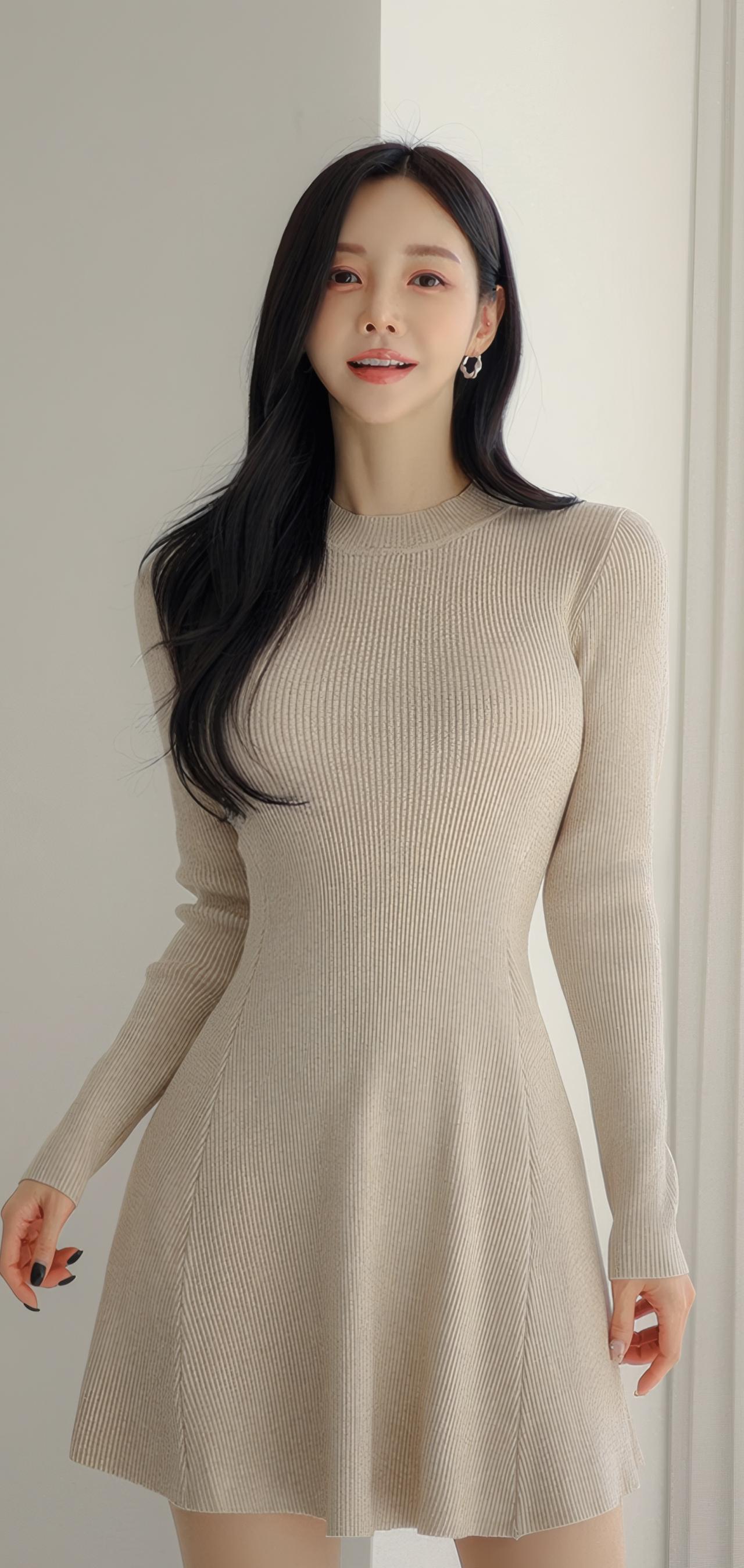 温柔米色连衣裙，简约优雅，气质满满！