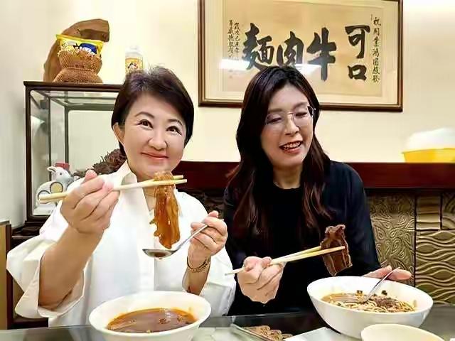 对郑丽文：郑丽文与卢秀燕在台中见面，卢秀燕主动提及“改选”话题，称郑丽文为“好姐