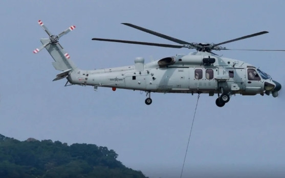 海军直-20F，是用于<em>反潜战</em>（ASW）装备海上搜索雷达、磁异常探测器和声纳设