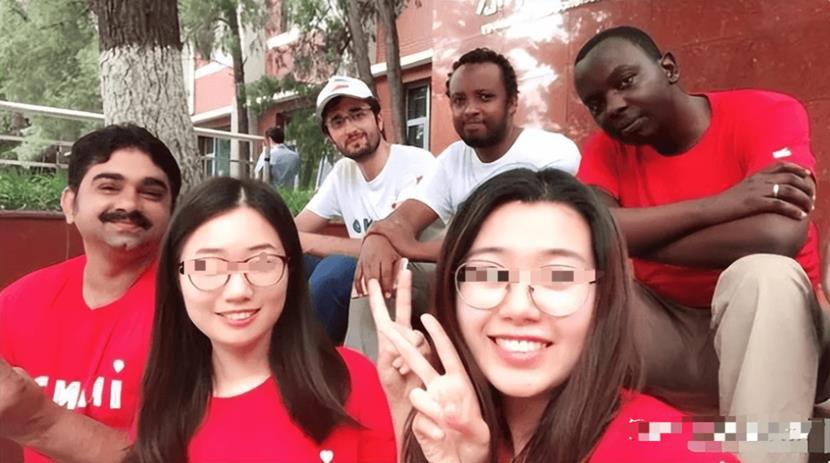 浙江大学停发上百名留学生高额补贴的消息，简直大快人心！这些拿着天价补助的留学生，一边哭穷装可怜博同情