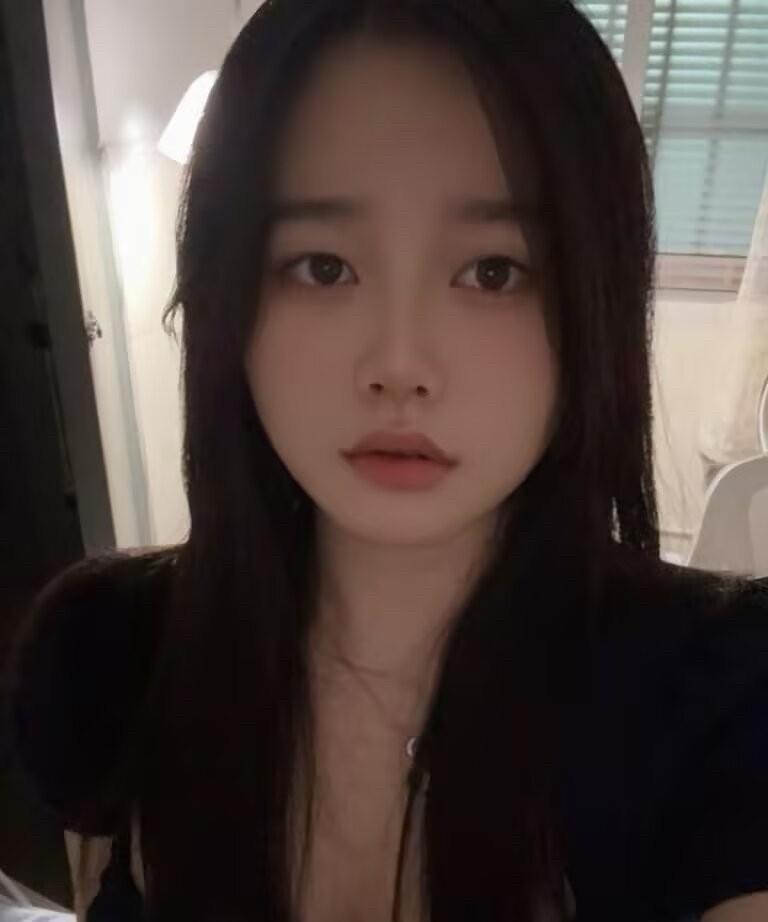人要学会放过自己，别整天胡思乱想，该来的依然会来，谁挡也挡不住；众生皆苦，世人难