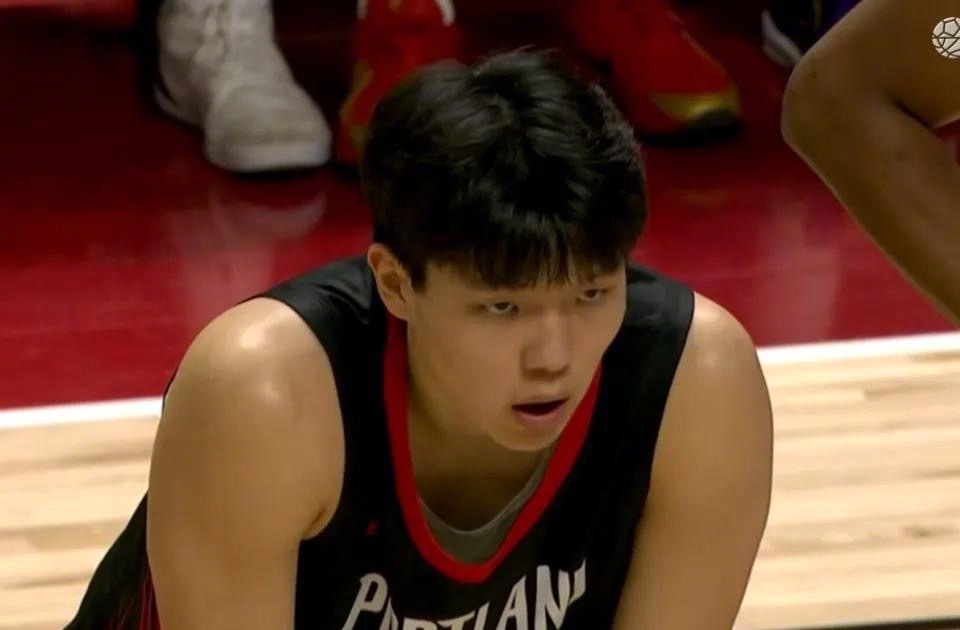 NBA常规赛，波特兰开拓者队在客场136-134击败了犹他爵士队，取得了两连胜。