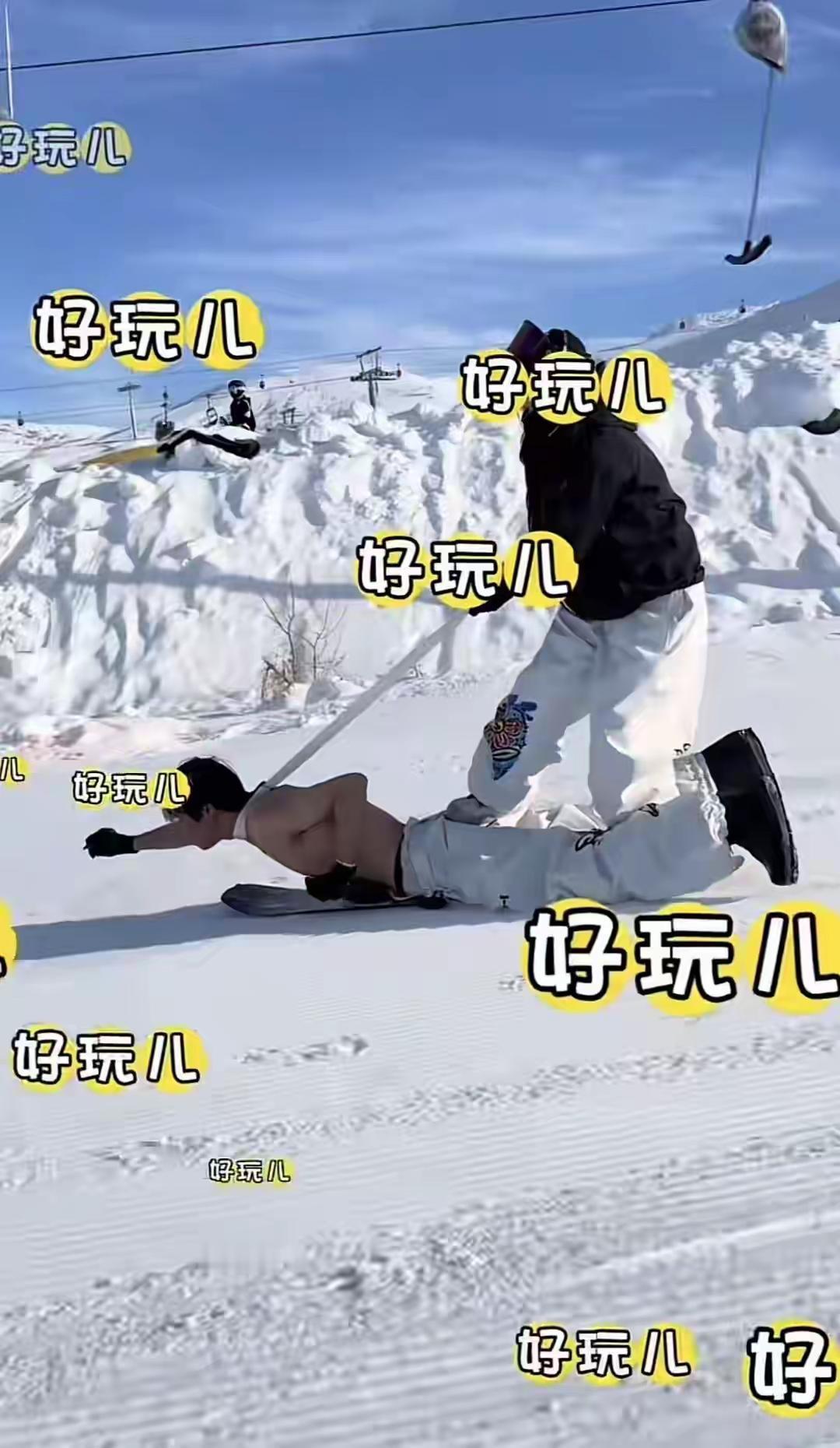 为拍段子就可以放弃尊严？晕，男儿膝下有黄金，连跪都不能轻易跪，何况让人拴着脖子，