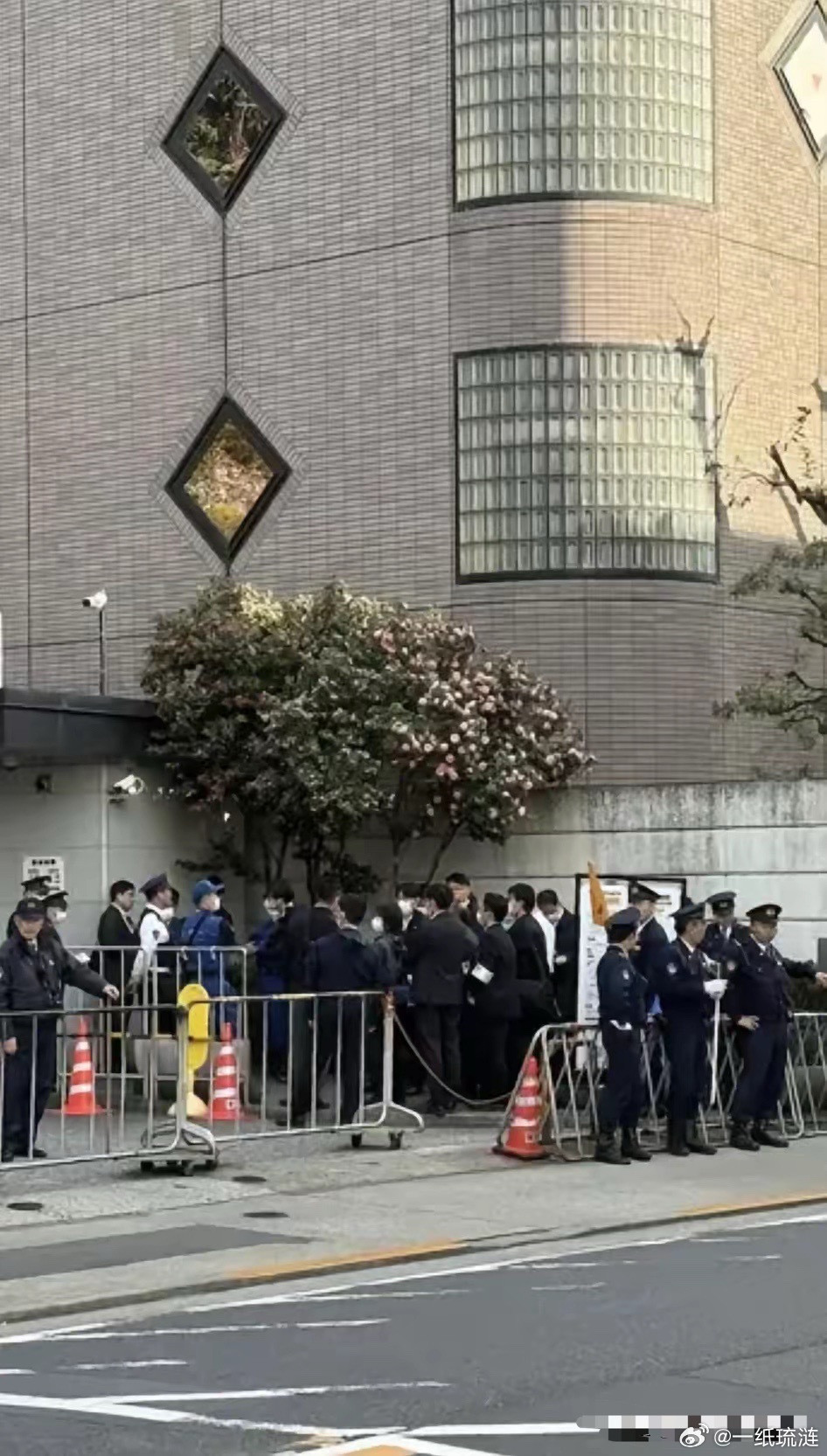 拿刀闯入中国驻日本大使馆的村田见大，这个人buff简直叠满。1这个人是自卫队