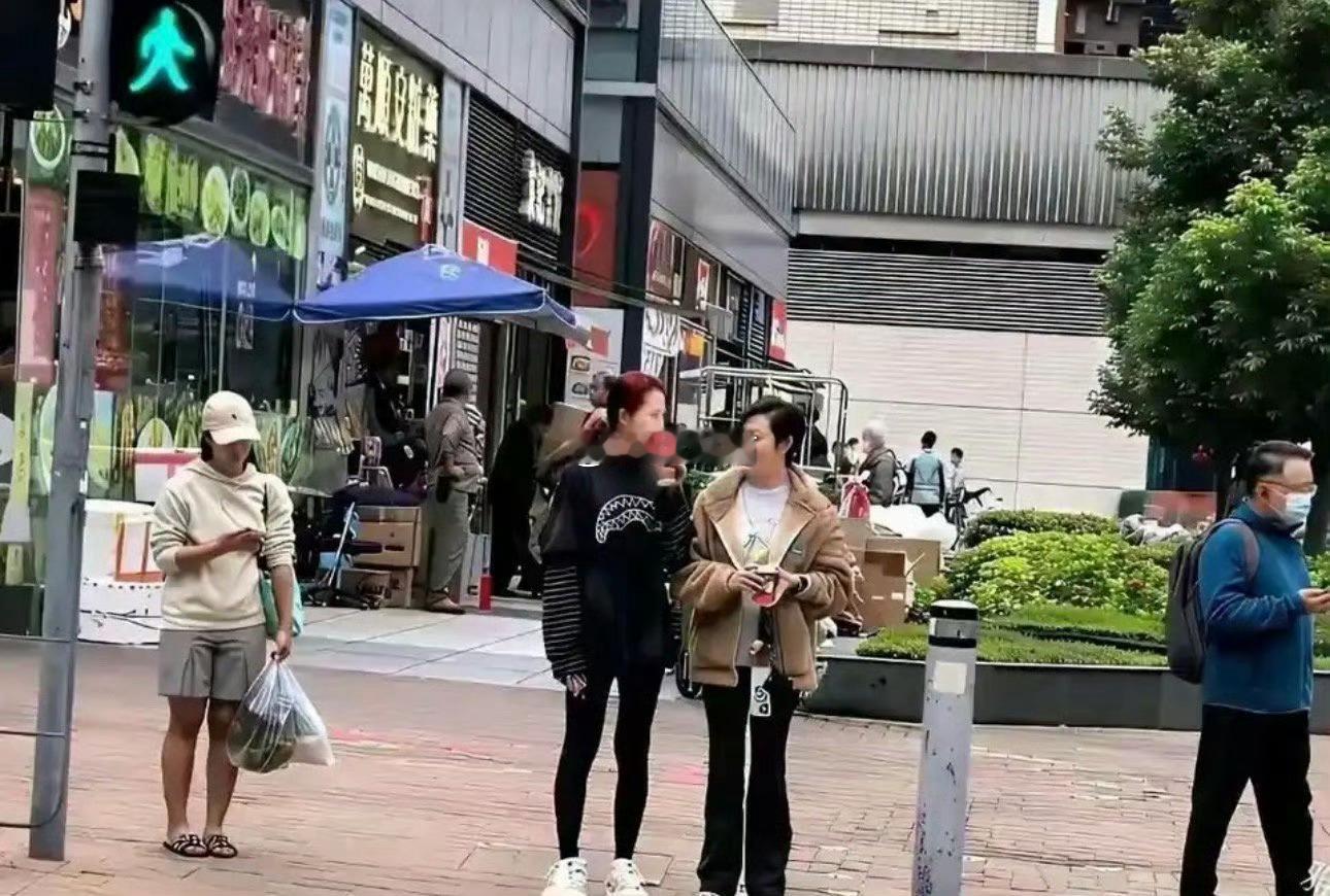 香港的路人都不追星吗？竟然没人要签名​​​