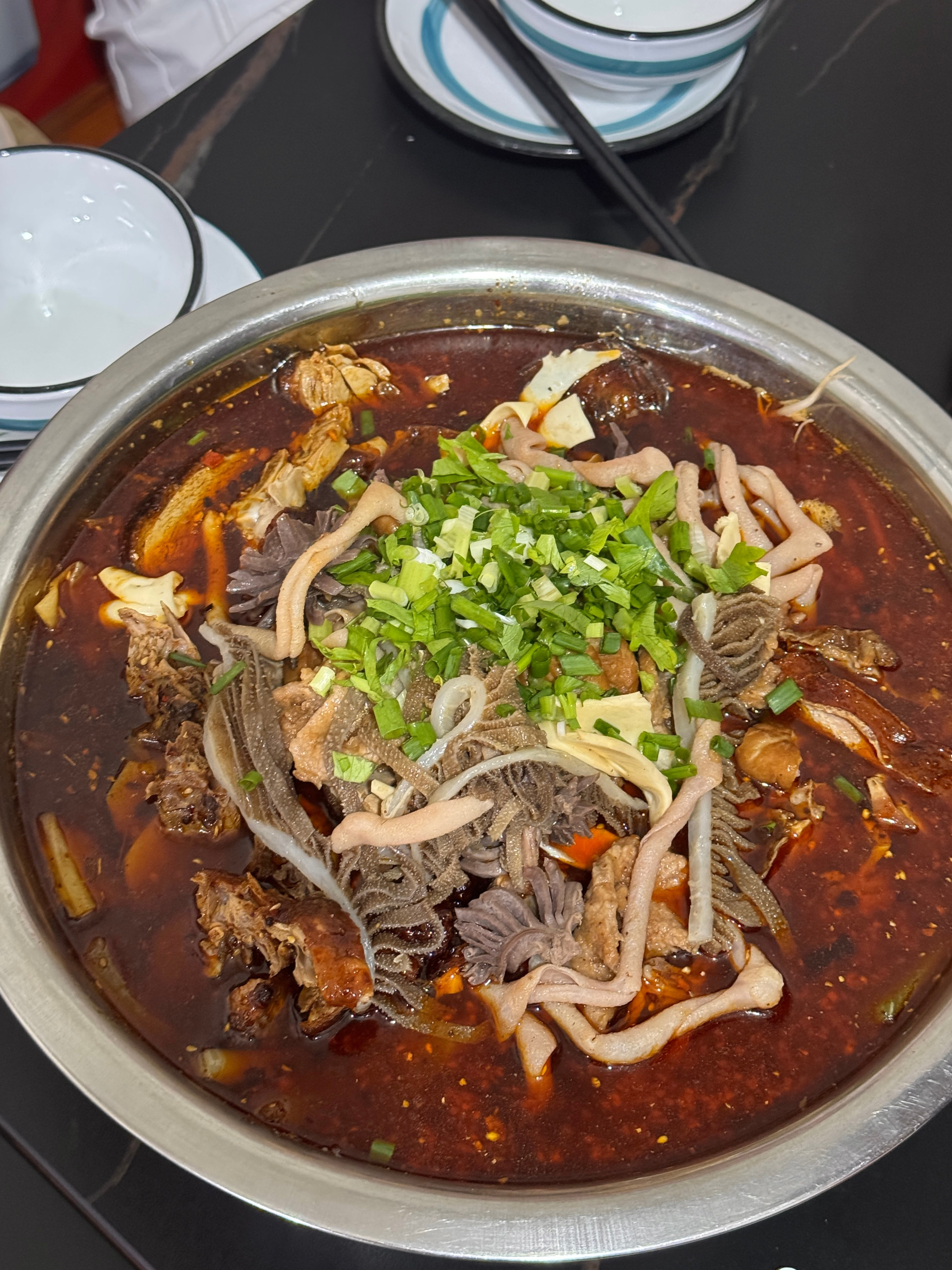 这次在成都吃的都好满意。幺姑婆手提串串好好吃啊，冷锅串串还得是在这边吃，底料香晕