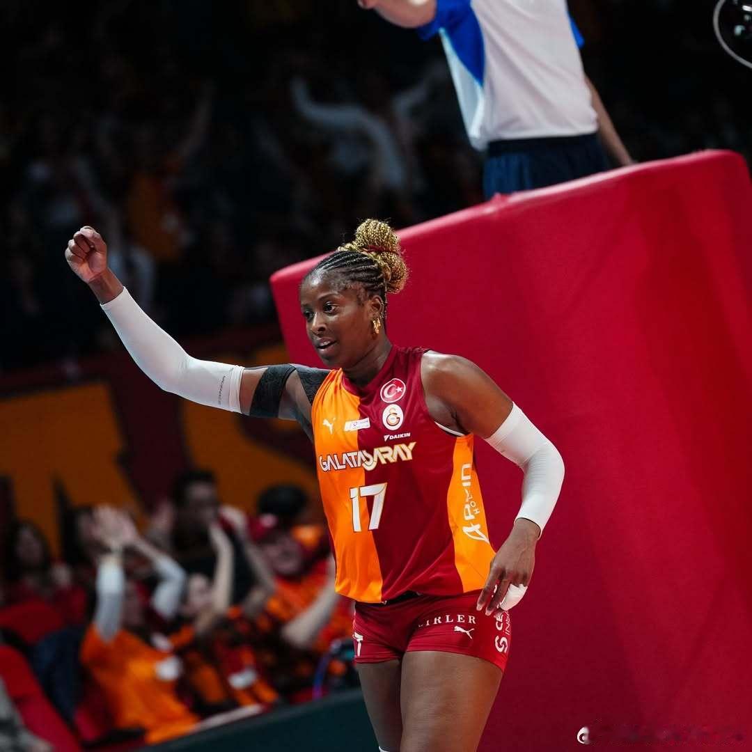 排球🎙️米里亚姆.塞拉：“我感到无比高兴，因为我们为加拉塔萨雷俱乐部赢得了