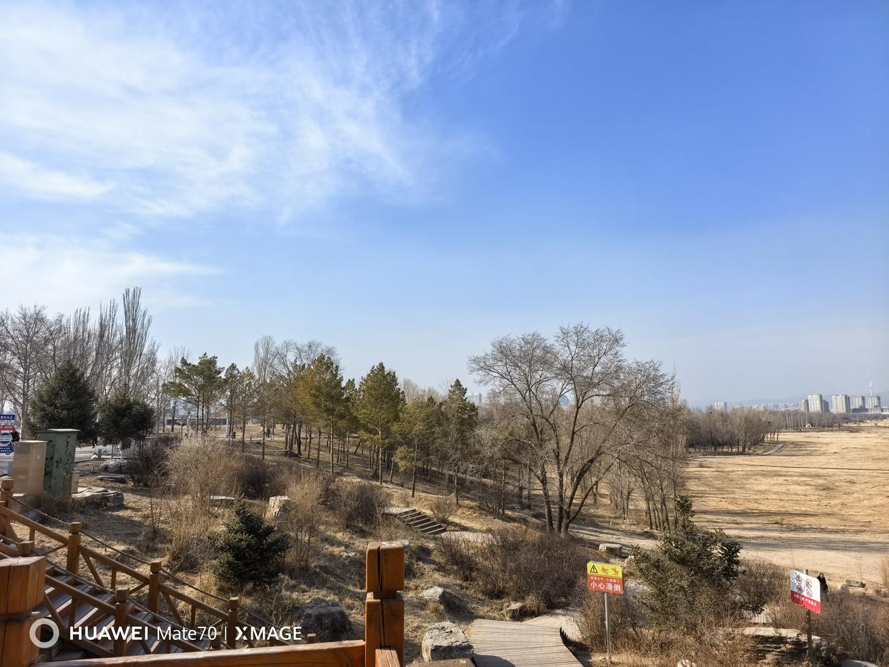 你有本事在公园里建别墅吗？在我们的城市中心位置有一个公园，是群众休闲娱乐的好去