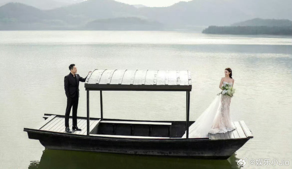 汪小菲马筱梅结婚照公开​​​，现在的美女怎么都审美降级了，这跟qko有得一拼[
