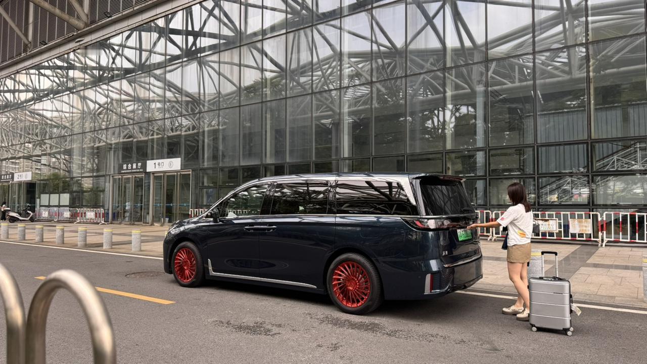 买回来迄今一年半，哪怕今日MPV琳琅满目但我仍旧认为梦想家，是这级别最适合我的