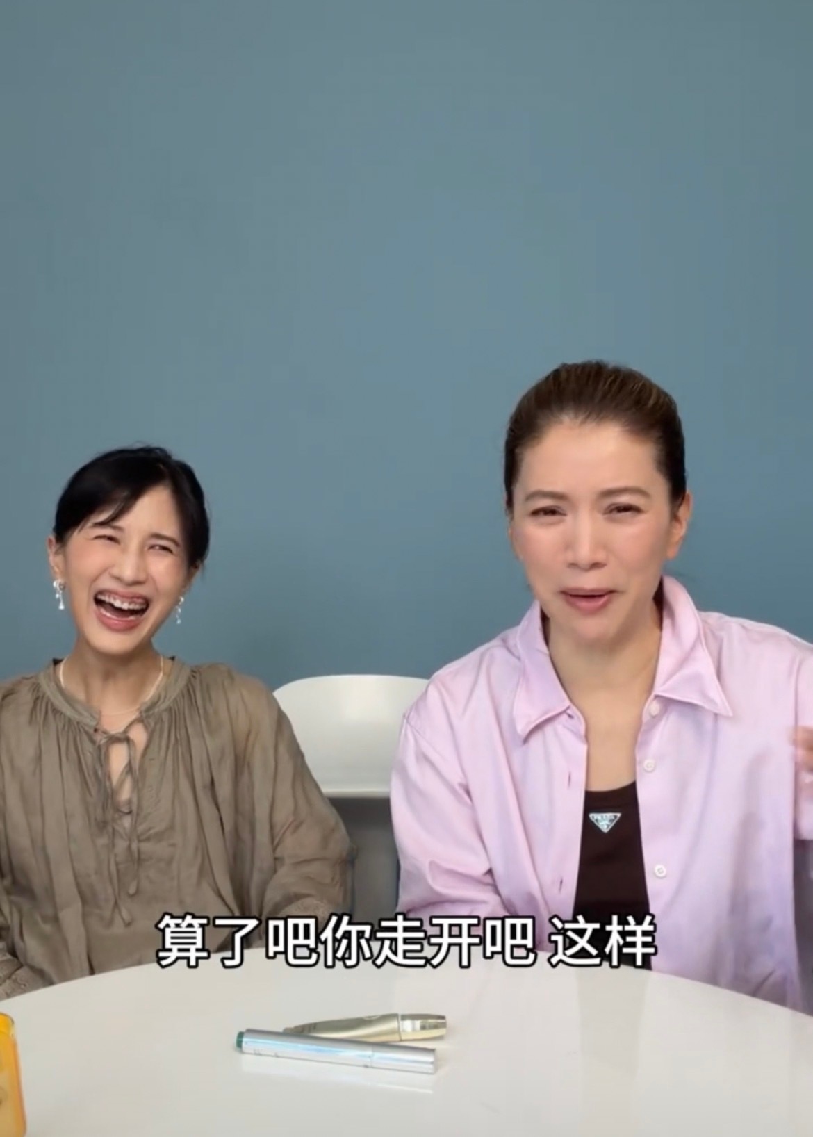 袁咏仪第一次见巩俐以为是外星人笑晕袁咏仪！在papi节目里狂夸各路女神，见过无数