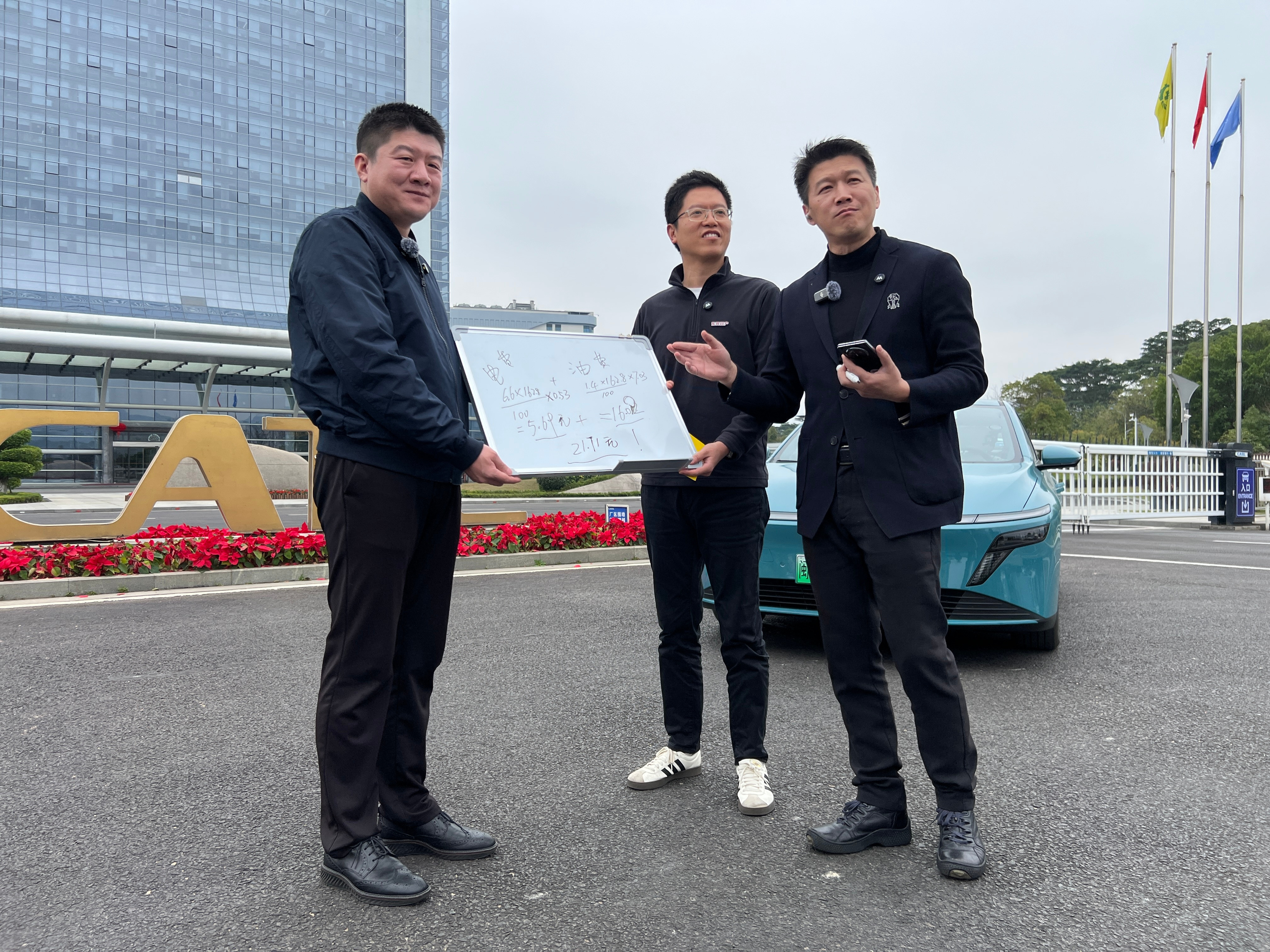 最近油价上涨，很多网友感慨还是得插混车或者纯电车更靠谱，少受甚至不受油价影响。其