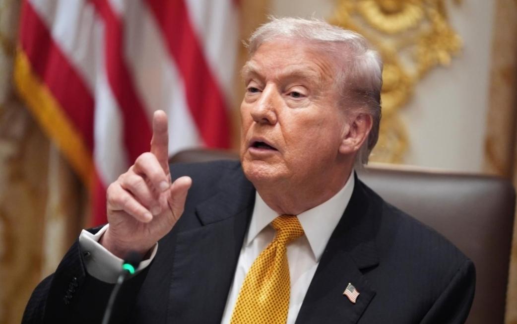 特朗普再批台湾“非常可耻！”民进党当局集体噤声！网友炸锅：送了台积电，交了保护费