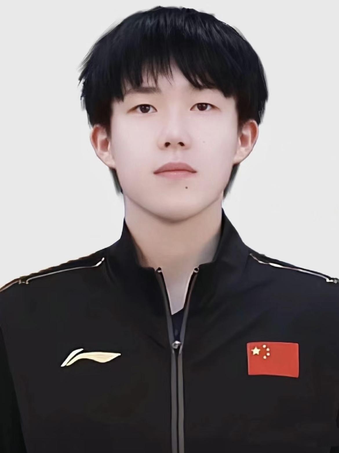 你如何看待王楚钦的乒乓球成就王楚钦作为国乒00后领军人物，成就斐然。他是首位00