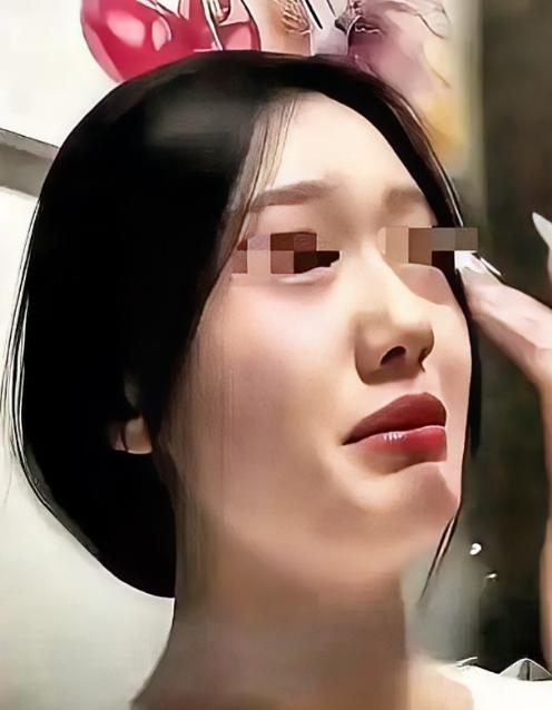 “泪目”一位颜值出众的姑娘，和男友谈了七年，男友洗袜子、洗内裤、买卫生巾，生理期