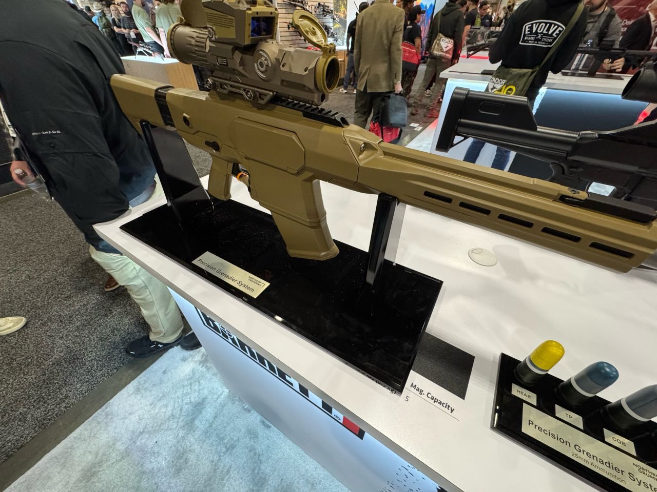 shotshow2026美国巴雷特公司站台展出的诺斯罗普·格鲁曼公司与柯尔特合