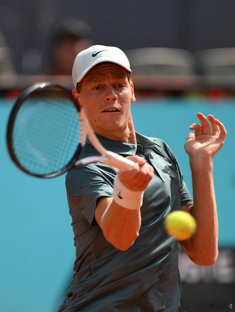 邦齐拿下首盘！ATP1000马德里大师赛第二轮，资格赛选手邦齐在抢七化解一个盘