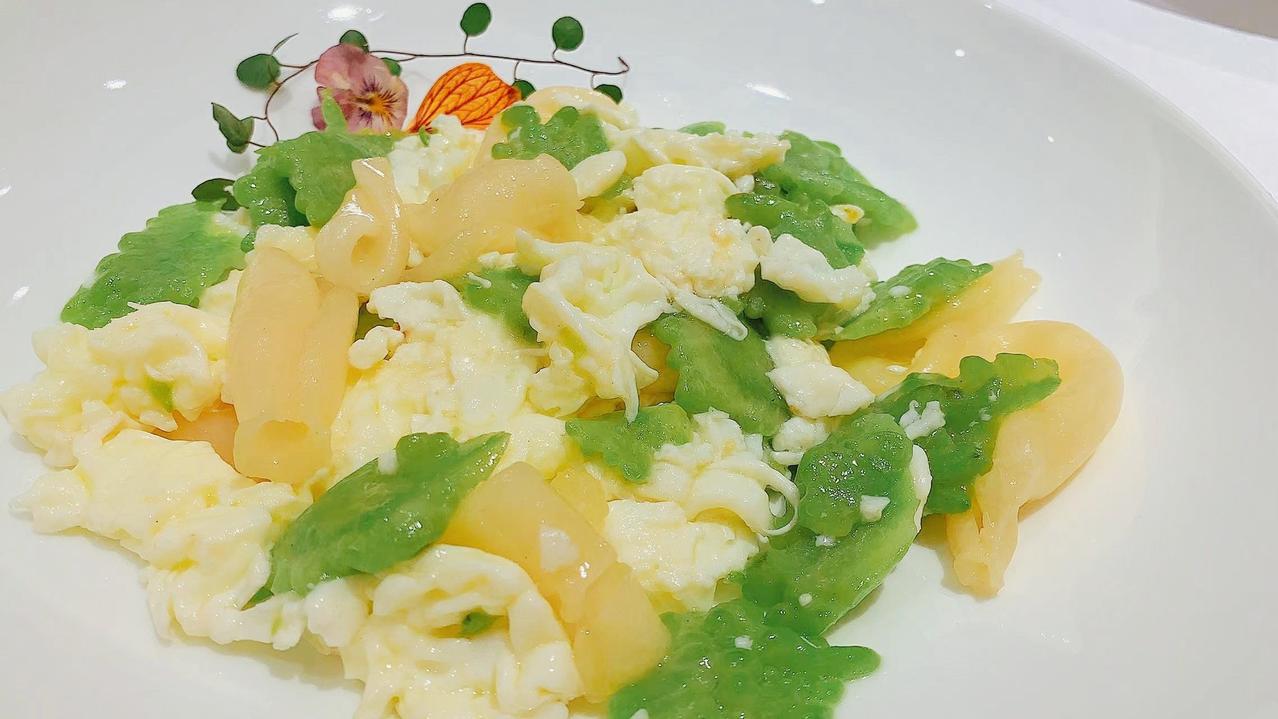 适合春天吃的10道小炒菜1鸡蛋炒春韭菜2芹菜心炒豆干3肉丝炒笨豆芽