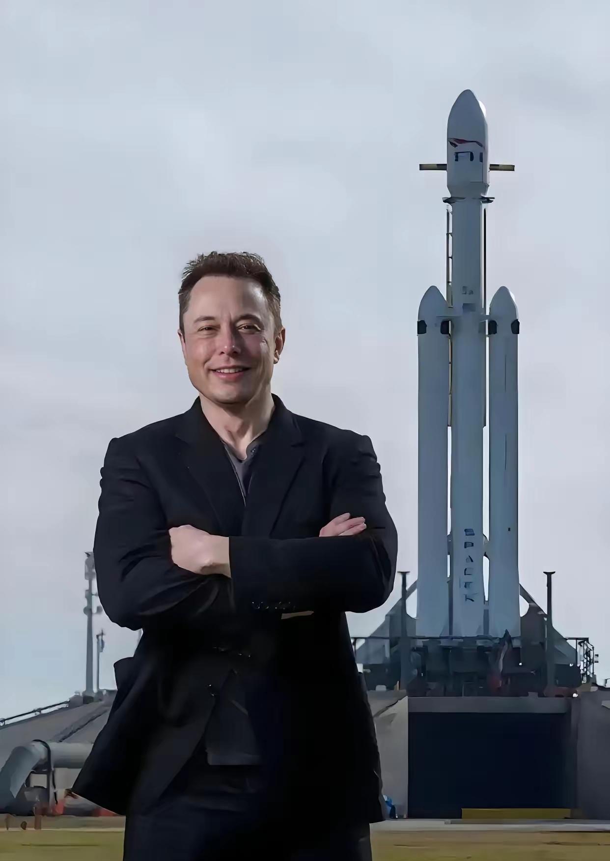 世界上有两个能人一个是美国的马斯克另一个是中国的许家印马斯克把火箭发射到了