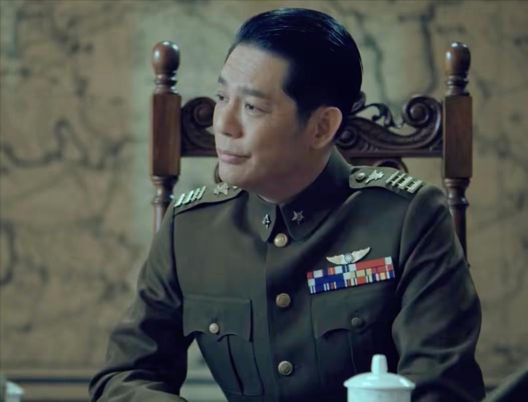 周至柔在88岁时病逝，他出生于富裕家庭，父亲是晚清的下级军官，后来开了中药铺子，