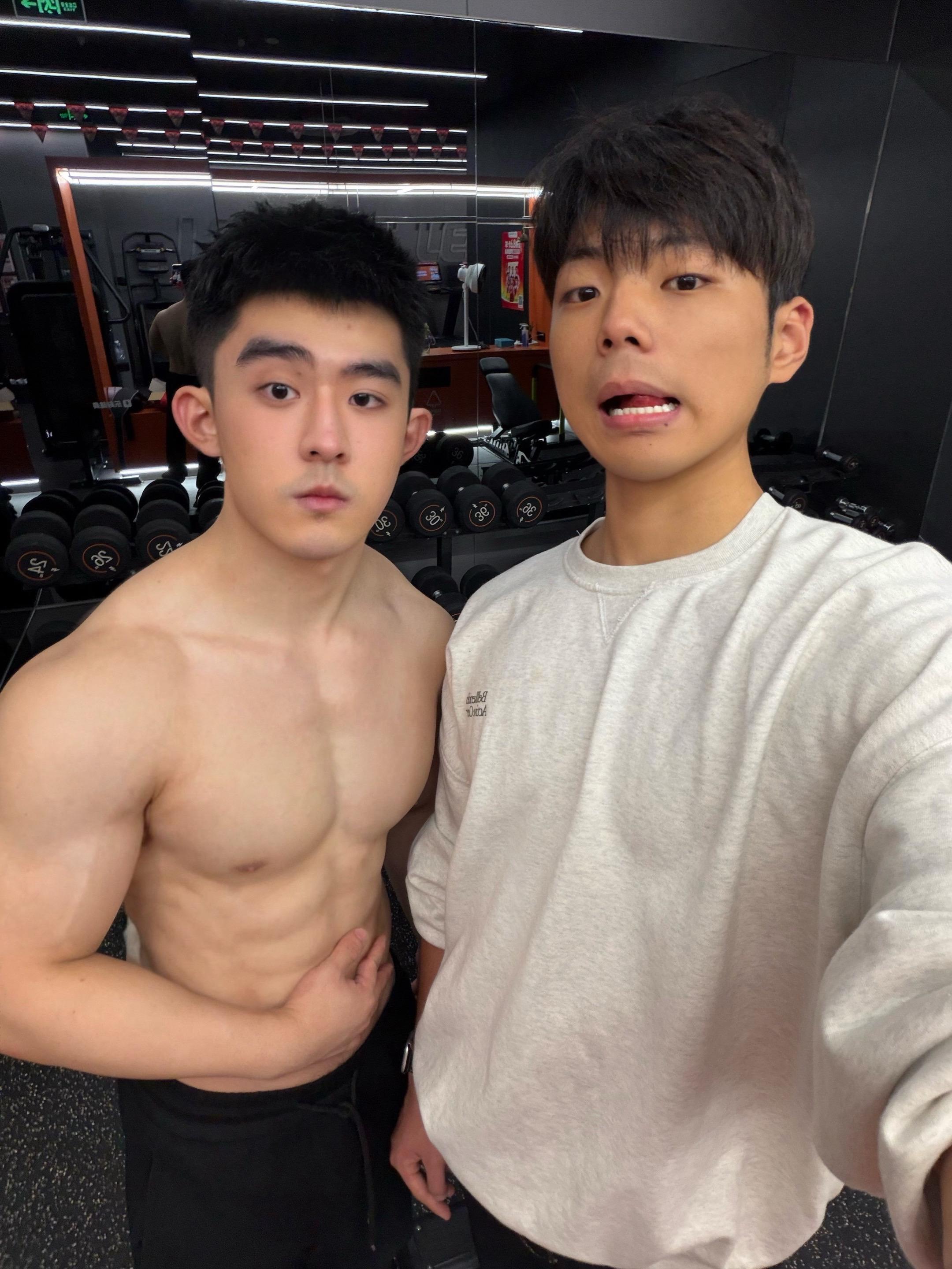 也健身了🏋️。