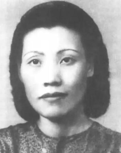 上海解放前夜她被二十万美元悬赏买命，脚跟钉满铁钉只待天亮行刑，九天后签字杀她的局