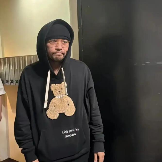 以周杰伦的财力，全球顶尖的专家他能请，最先进的药物他能买，私人康复团队24小