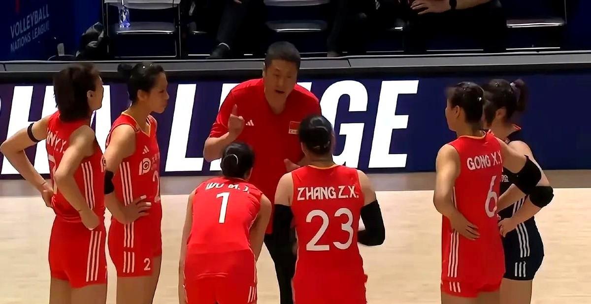 中国女排对捷克队各队员打分关键时刻敢出手就是不一样！吴梦洁这姑娘真的稳啊，拦网