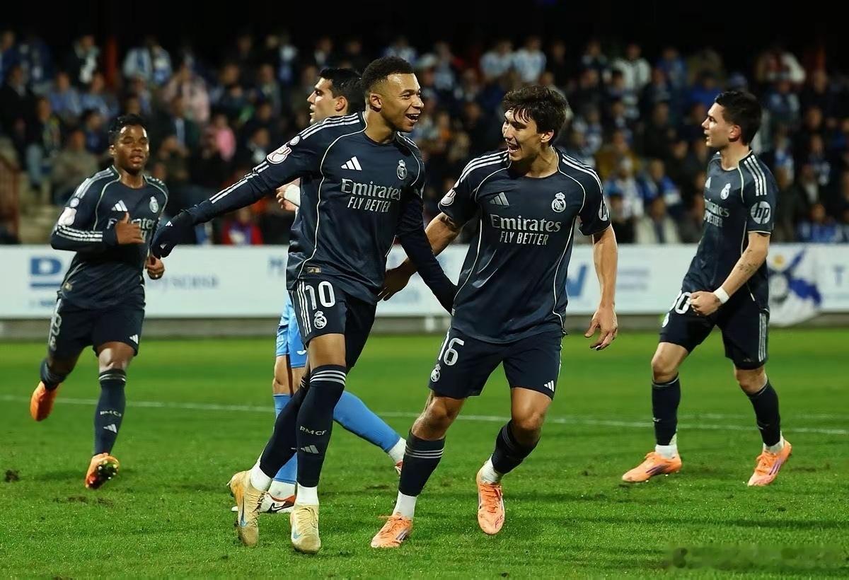 姆巴佩不愧是足坛顶尖，距追平C罗纪录仅一球之差！皇马3-2险胜塔拉韦拉，姆巴佩梅