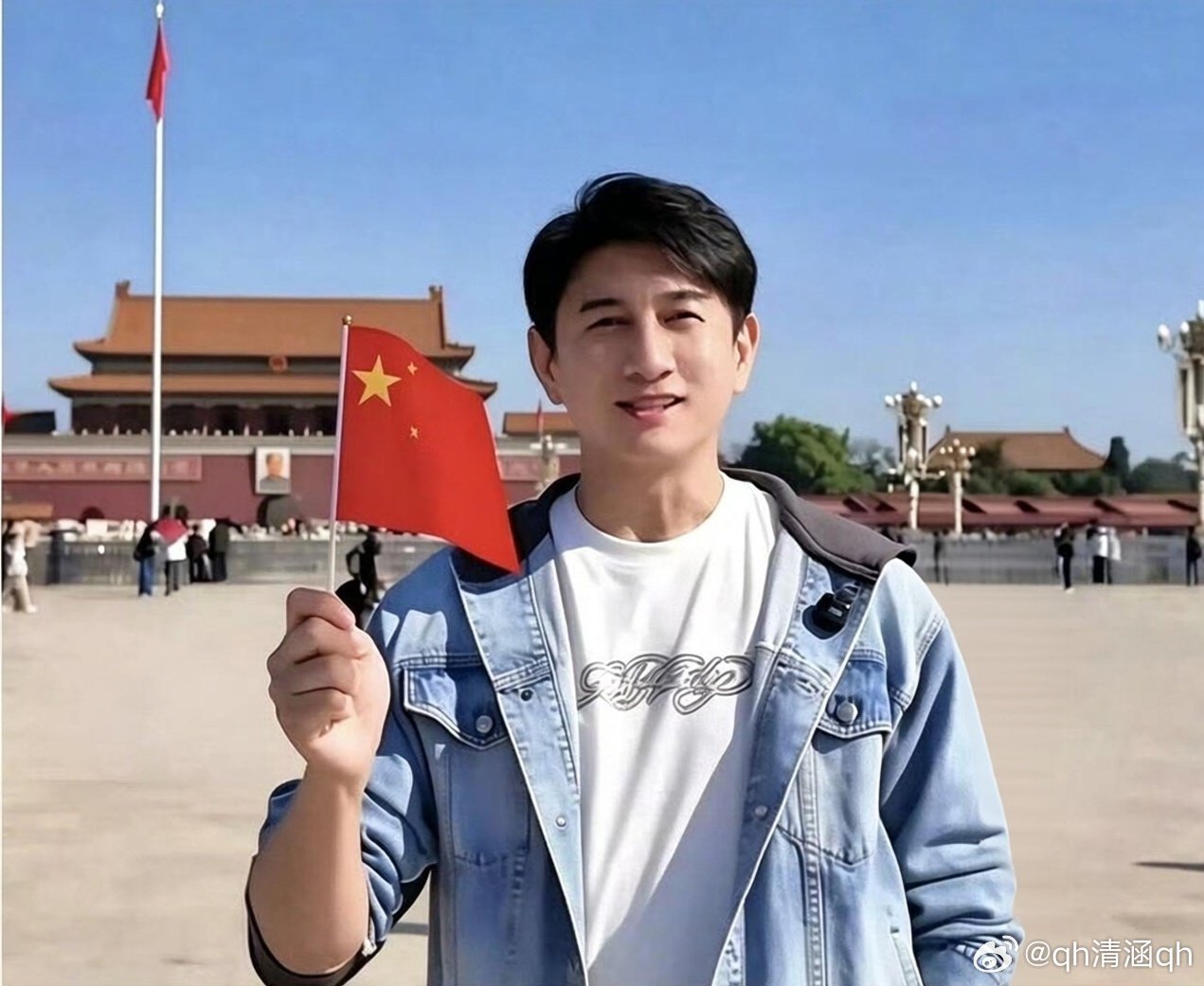 #吴奇隆##超星动告白信箱##吴奇隆#学生时代至今的偶像吴奇隆，剑目凝光，自有浩然之气！​