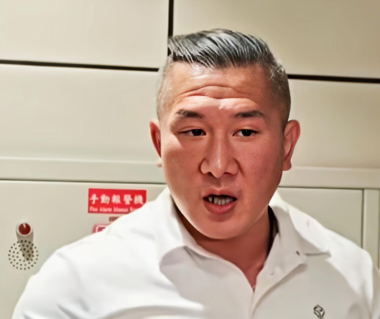 馆长：一个被打得逃到台湾的政权，如果没有美国爸爸的支持，早就被解放军彻底消灭了。